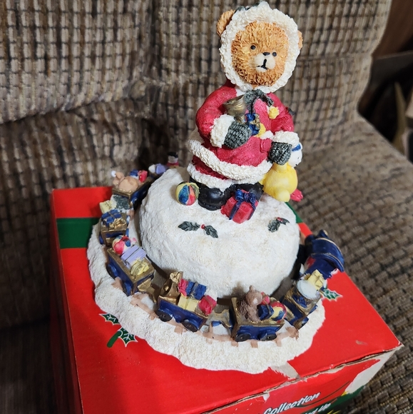 Holiday Time Musical Christmas Bear With Train Wind Up Figure Works Great - Picture 3 of 12